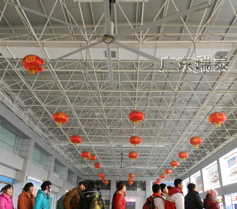 瑞泰風(fēng)工廠車間用大型工業(yè)吊扇，公公場(chǎng)所應(yīng)用案例